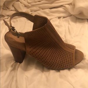 Size 8 Tan sandals